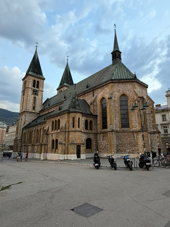 Bosna a Hercegovina - kostol Najsvätejšieho srdca Ježišovho
